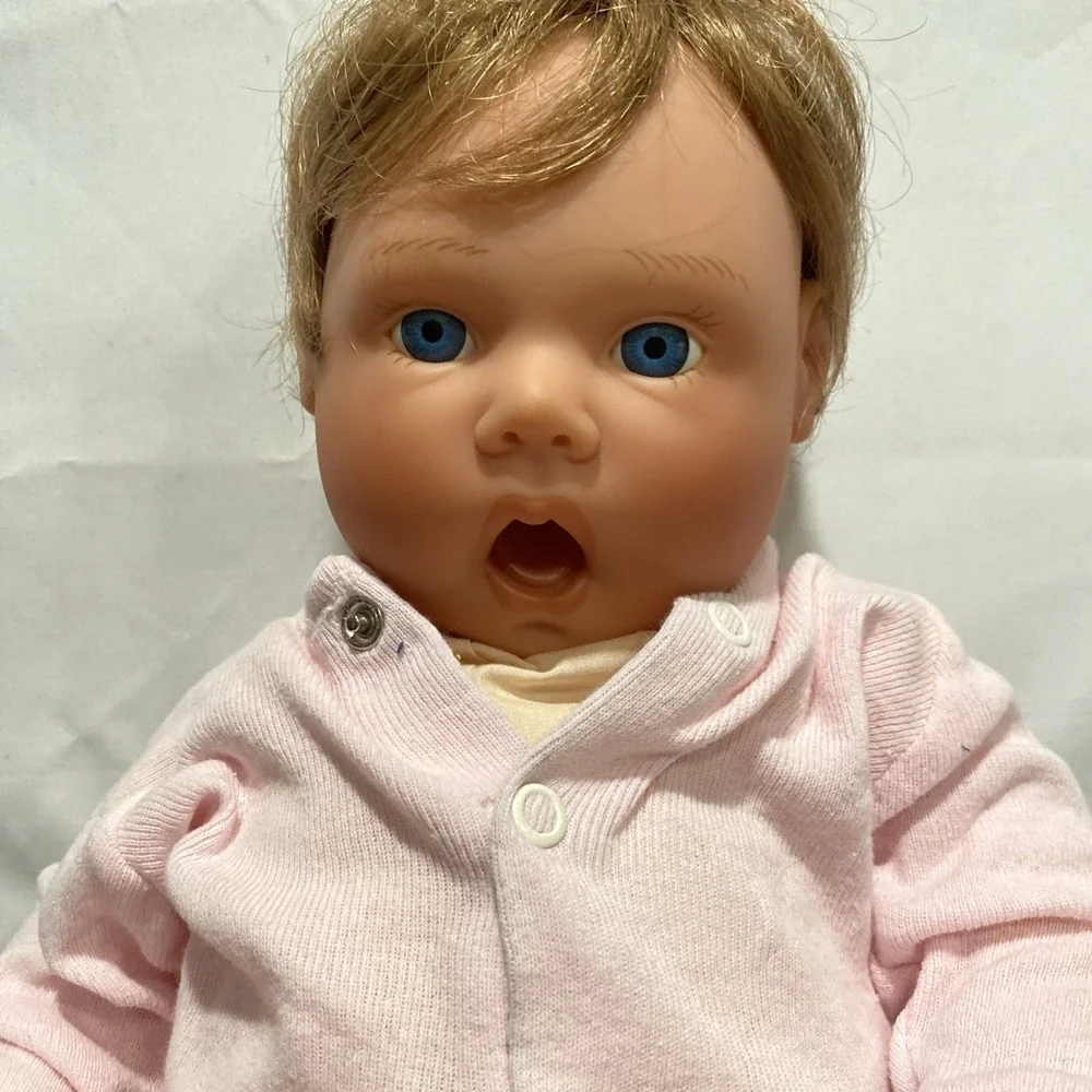 Lee Middleton Baby Doll 1995 Thumb Sucker 071294 Brown Hair and Blue Eyes